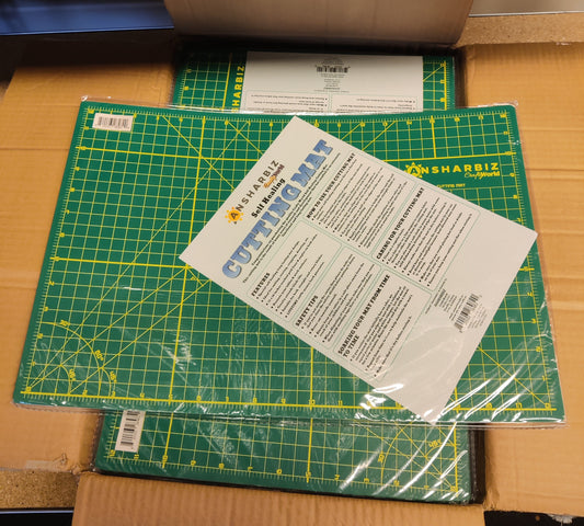 Restposten 25 Stück Schneidematte zum Nähen und Basteln, 30,5 x 45,7 cm, stabile rotierende Schneidematte mit selbstheilender, rutschfester Oberfläche