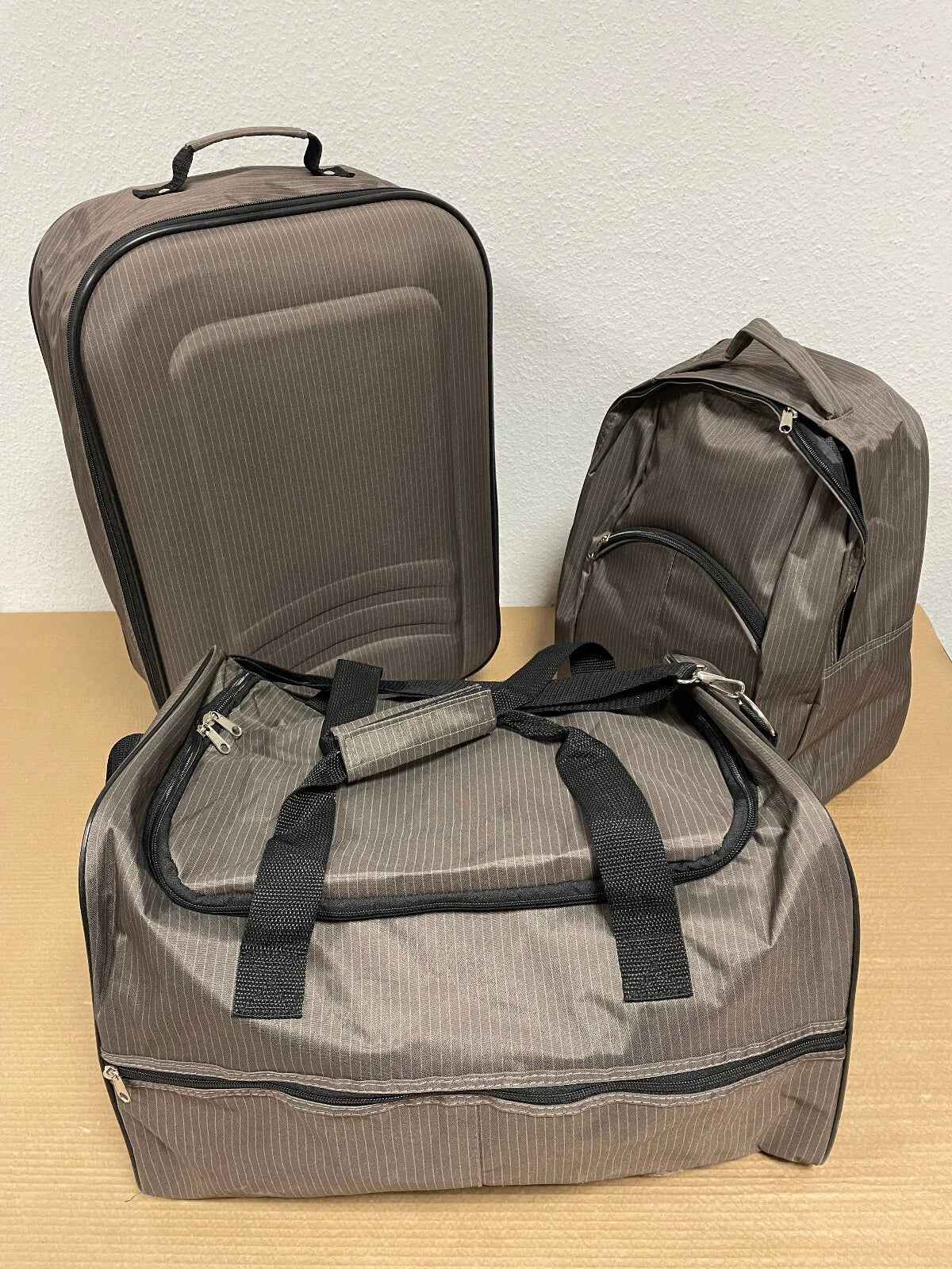 4Sets Koffer Tasche Rucksack je 3tlg. Handgepäck Trolley Sonderposten B2B
