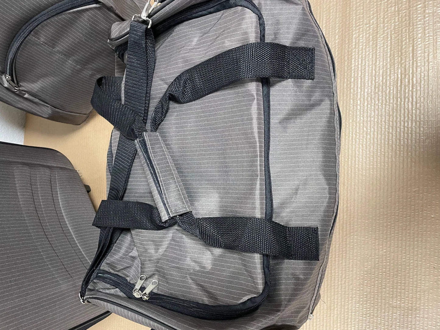 4Sets Koffer Tasche Rucksack je 3tlg. Handgepäck Trolley Sonderposten B2B
